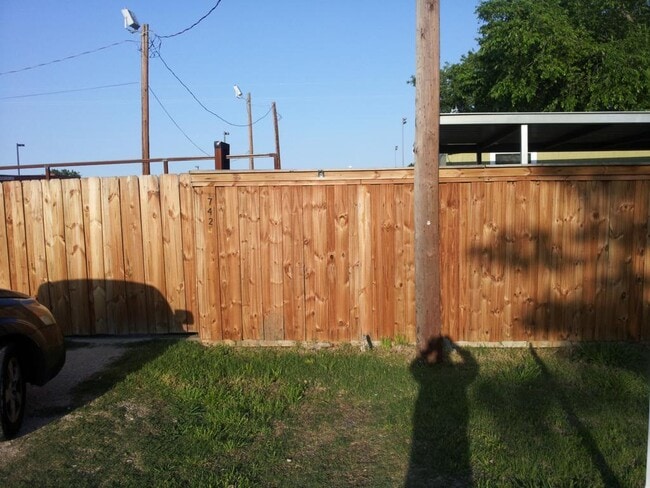 7424 Elm St in The Colony, TX - Building Photo - Building Photo