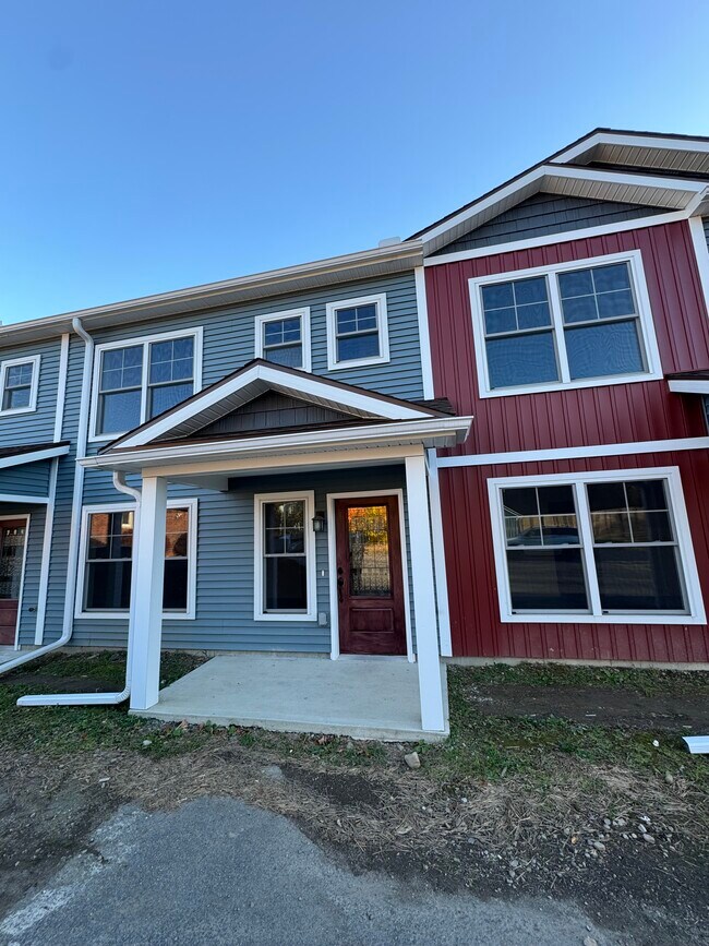 6 Locust Ave in Cortland, NY - Building Photo - Building Photo