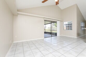 238 Satinwood Cir in Kissimmee, FL - Building Photo - Building Photo