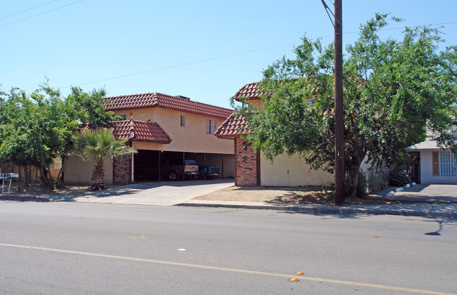 610 E Main St in San Jacinto, CA - Foto de edificio - Building Photo