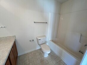 282 Swaying Pine Ct in Crestview, FL - Building Photo - Building Photo