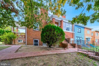 5230 Blaine St NE in Washington, DC - Building Photo - Building Photo
