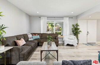 628 Royalview St in Duarte, CA - Building Photo - Building Photo