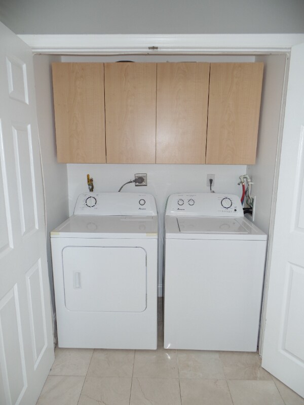 2881 N Oakland Forest Dr in Oakland Park, FL - Building Photo - Building Photo