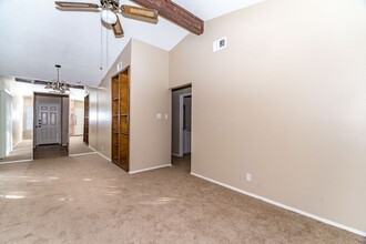 5360 Gawain Dr in San Antonio, TX - Building Photo - Building Photo