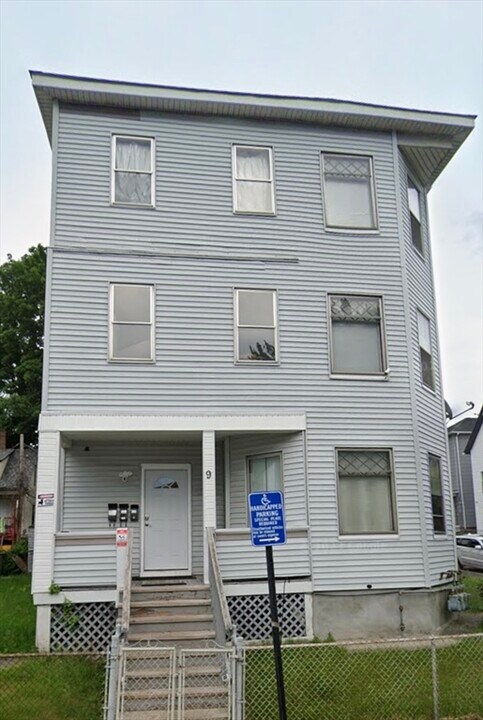9 Winslow St in Worcester, MA - Building Photo