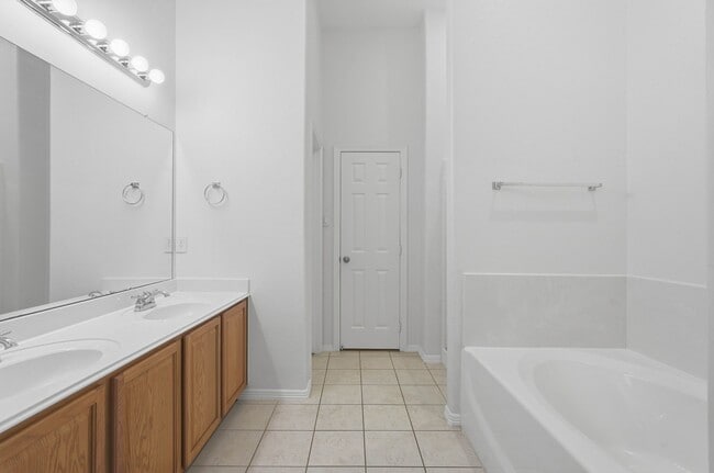 property at 18612 Syndee Loch Ct