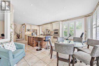 6 Montford Dr in Toronto, ON - Building Photo - Building Photo