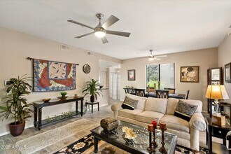 15252 N 100th St in Scottsdale, AZ - Foto de edificio - Building Photo