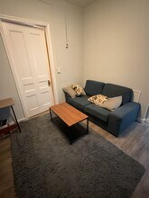 6 W Mt Vernon Pl in Baltimore, MD - Building Photo - Building Photo