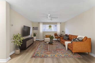 355 Market St, Unit #1 in Boston, MA - Foto de edificio - Building Photo