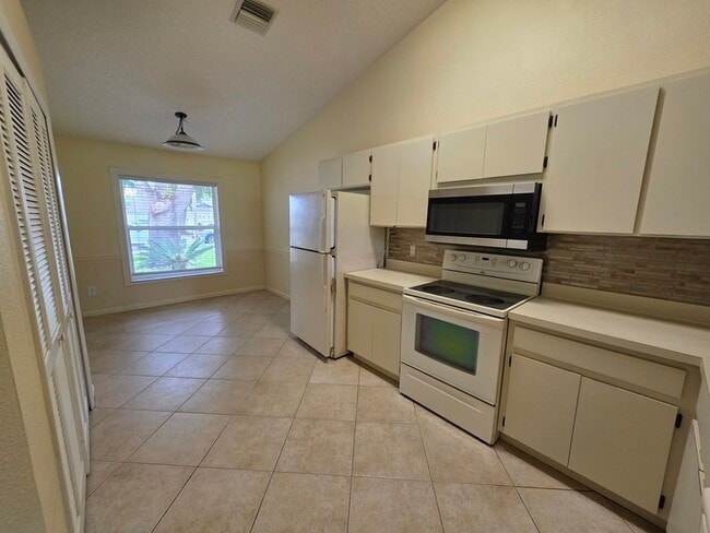 2410 Piedmont Lakes Blvd in Apopka, FL - Building Photo - Building Photo
