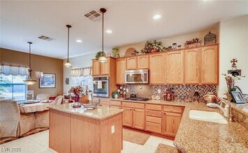 2211 Waterton Rivers Dr in Henderson, NV - Building Photo - Building Photo