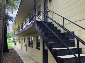 Elizabeth Arms Apartments in Kissimmee, FL - Foto de edificio - Building Photo