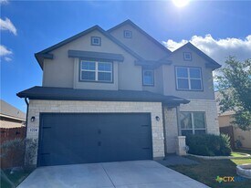 1224 Loma Rnch in Canyon Lake, TX - Building Photo