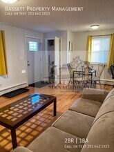 34 Maple Ave in North Haven, CT - Building Photo - Building Photo