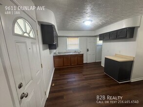 9611 Dunlap Ave in Cleveland, OH - Building Photo - Building Photo