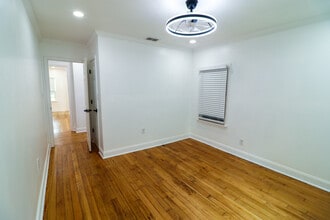 1205 E 53rd St in Savannah, GA - Foto de edificio - Building Photo