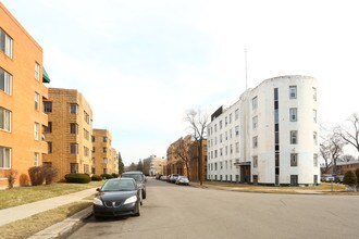 LaFer Apartments in Detroit, MI - Foto de edificio - Building Photo