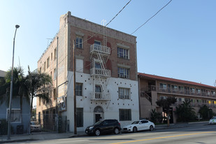 1727 S Vermont Ave in Los Angeles, CA - Foto de edificio - Building Photo