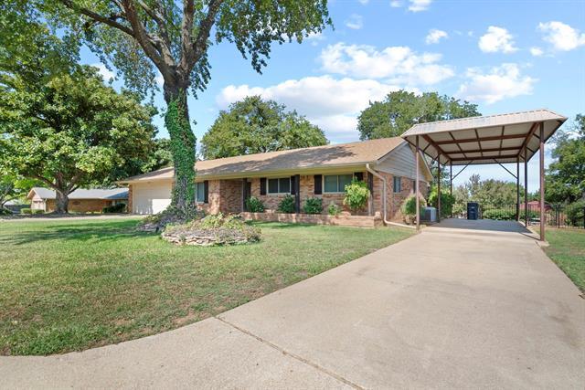 605 Southland Dr in Weatherford, TX - Building Photo - Building Photo