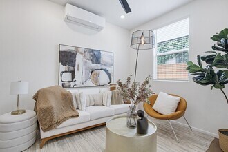 3042-3044 J St in San Diego, CA - Foto de edificio - Building Photo