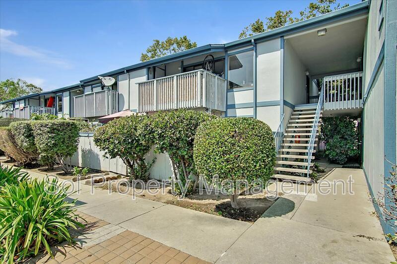 1925 46th Ave in Capitola, CA - Foto de edificio