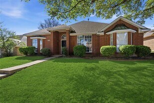 2226 McIntosh Dr in Garland, TX - Building Photo