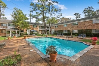 4040 San Felipe St, Unit 178 in Houston, TX - Foto de edificio - Building Photo