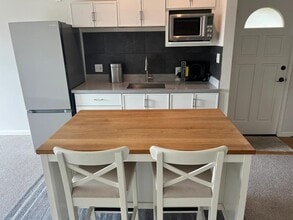 323 Upper Rd in San Rafael, CA - Building Photo - Building Photo