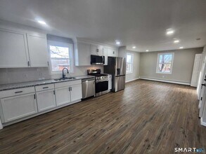 7 Walnut St in Middletown, CT - Building Photo - Building Photo