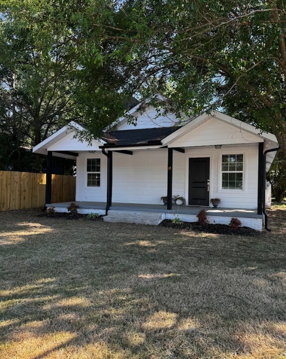19 Jamison St in Greenville, SC - Building Photo