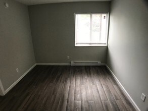 518 S 3rd St-Unit -E in Niles, MI - Building Photo - Building Photo