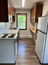 109 E Chestnut St, Unit #3 in Redwood Falls, MN - Building Photo - Building Photo