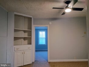 19 W Locust St in Mechanicsburg, PA - Building Photo - Building Photo