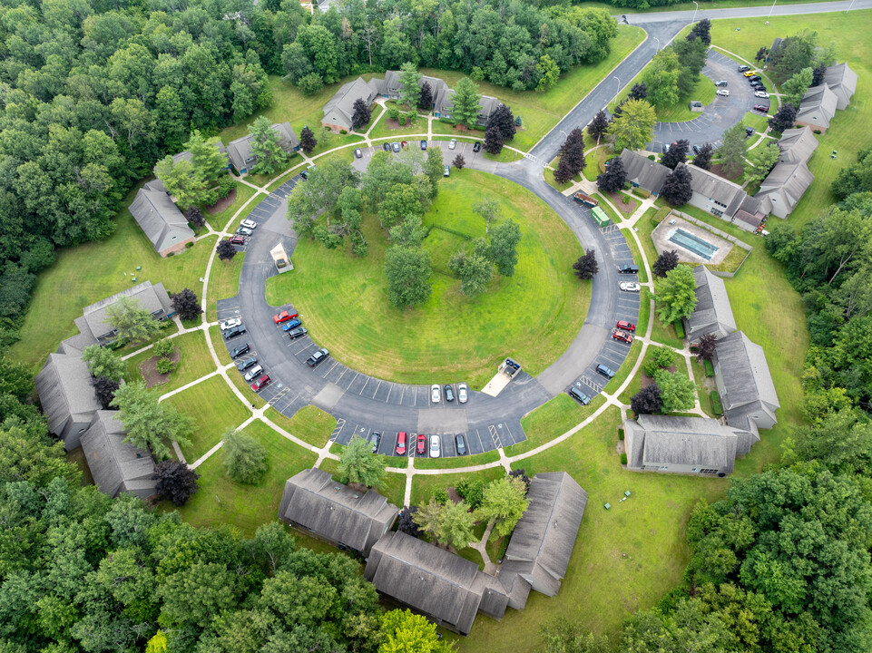 Meadowbrook Estates in Fulton, NY - Foto de edificio