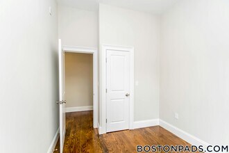124 Columbia St, Unit 3 in Cambridge, MA - Building Photo - Building Photo