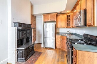 325 K St, Unit 1 in Boston, MA - Foto de edificio - Building Photo