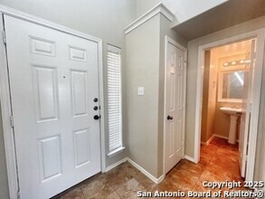 2221 Lakeline Dr in New Braunfels, TX - Building Photo - Building Photo