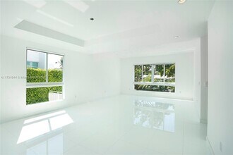 485 Ridgewood Rd in Key Biscayne, FL - Building Photo - Building Photo