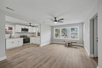 4220 Ramey Ave in Fort Worth, TX - Building Photo - Building Photo