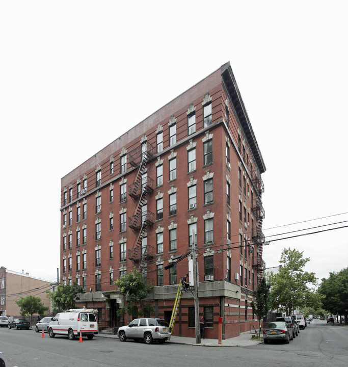 754 E 161st St in Bronx, NY - Building Photo