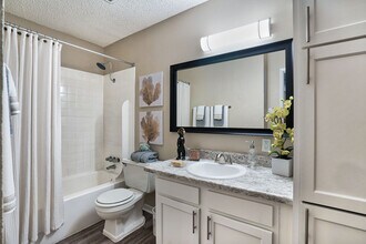 The Palm on SPID in Corpus Christi, TX - Building Photo - Building Photo