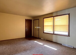 831 S Commercial St in Neenah, WI - Building Photo - Building Photo