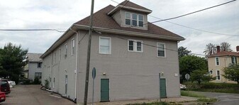 403 Maple Ave, Unit D in Newark, OH - Building Photo