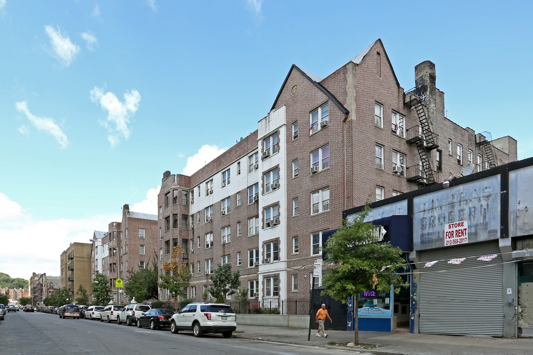 120 Vermilyea Ave in New York, NY - Foto de edificio