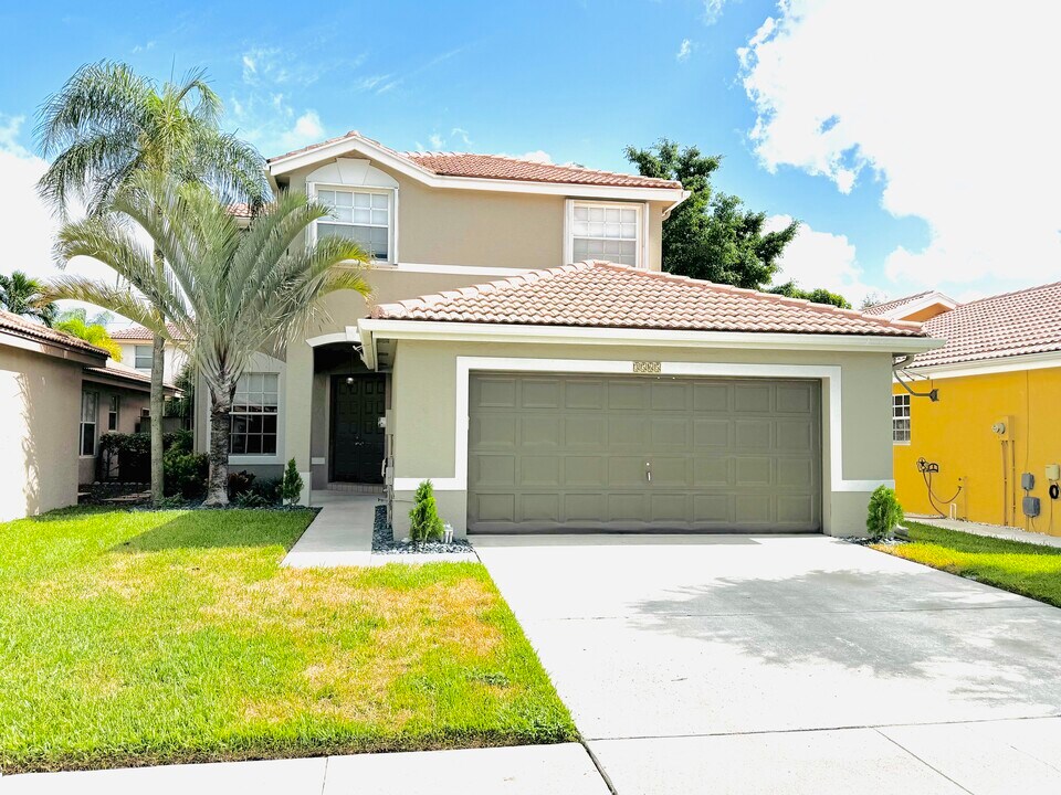 3565 Danbury Ct in Boynton Beach, FL - Building Photo