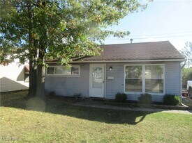 12009 Summerland Ave in Cleveland, OH - Building Photo