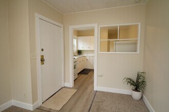 7630 SE Woodstock Blvd in Portland, OR - Building Photo - Building Photo