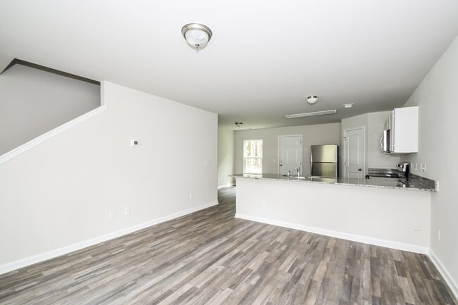 29 Lake Pamona Rd in Midway, GA - Building Photo - Building Photo